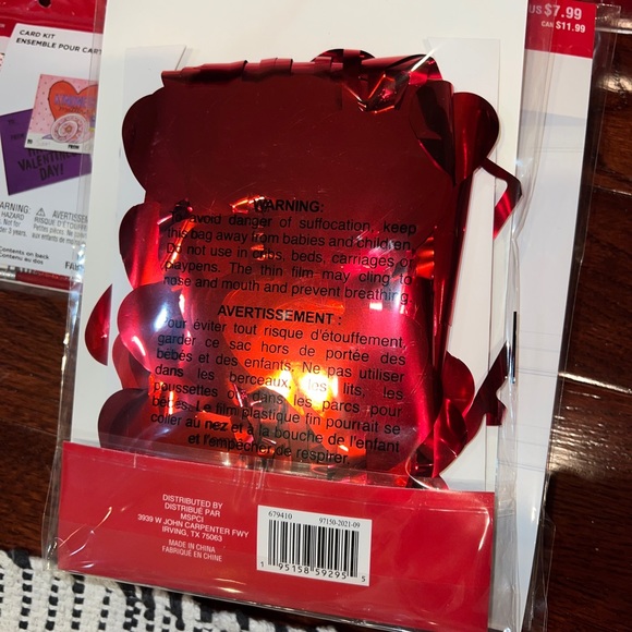 NWT/ new in box Assorted Valentine’s Day crafts/decor from Michael’s - Picture 3 of 12